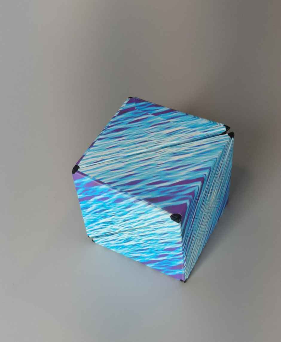 WinMagic Toys Playmagic Shape Shifting Cube (Colour May Vary)