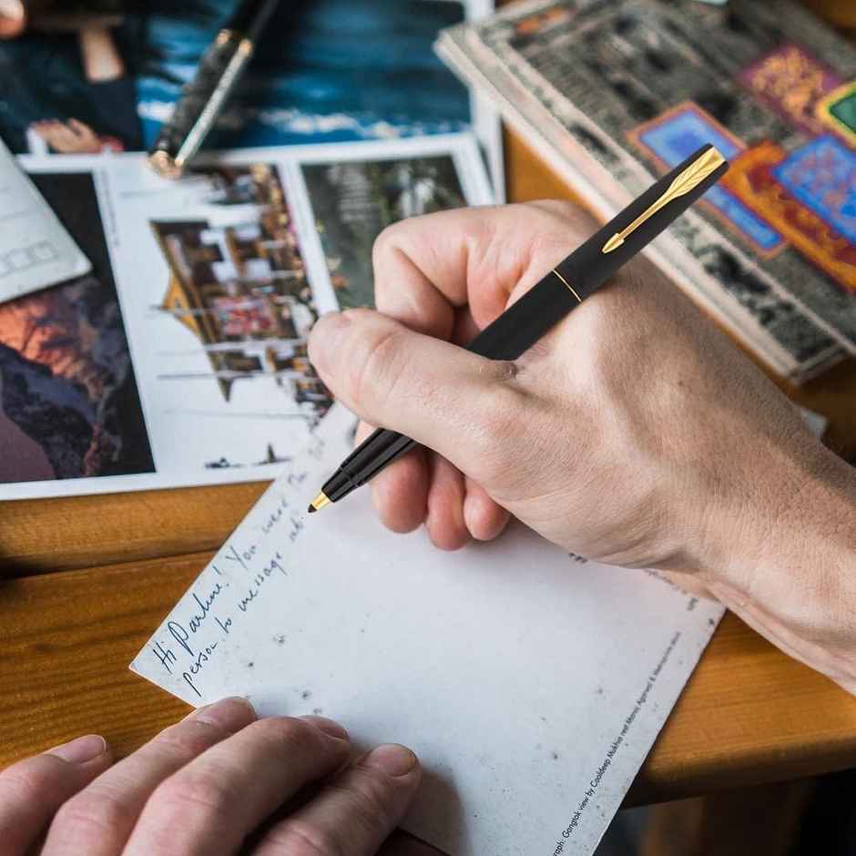 Parker Gift Set Vector Matte Black Gold Trim Roller Ball Pen With Parker Note Book