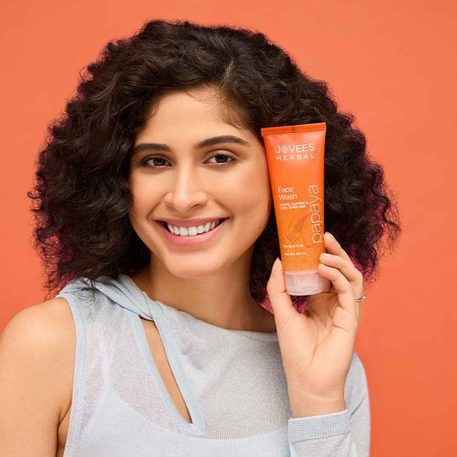Jovees Herbal Papaya Face Wash | Brightens And Hydrates | Reduces Pigmentation