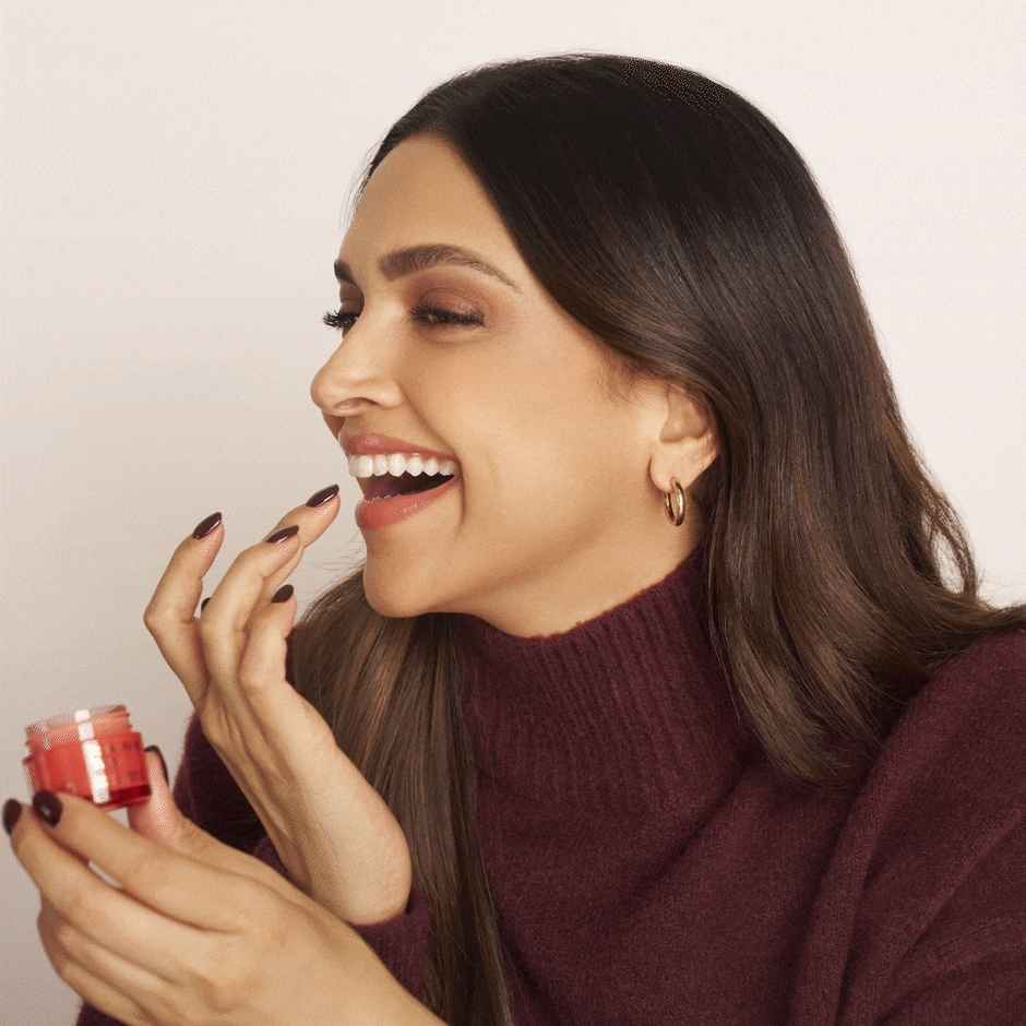 82 E by Deepika Padukone Pomegranate Wrap Repairing Lip Mask