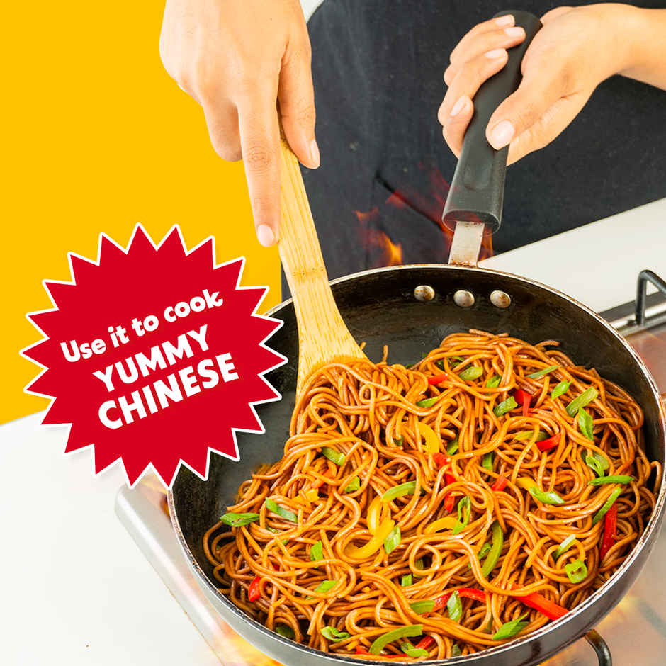 Masterchow Healthy Whole Wheat Noodles  (300g) & Masterchow Chowmein Cooking Sauce (220g) Combo
