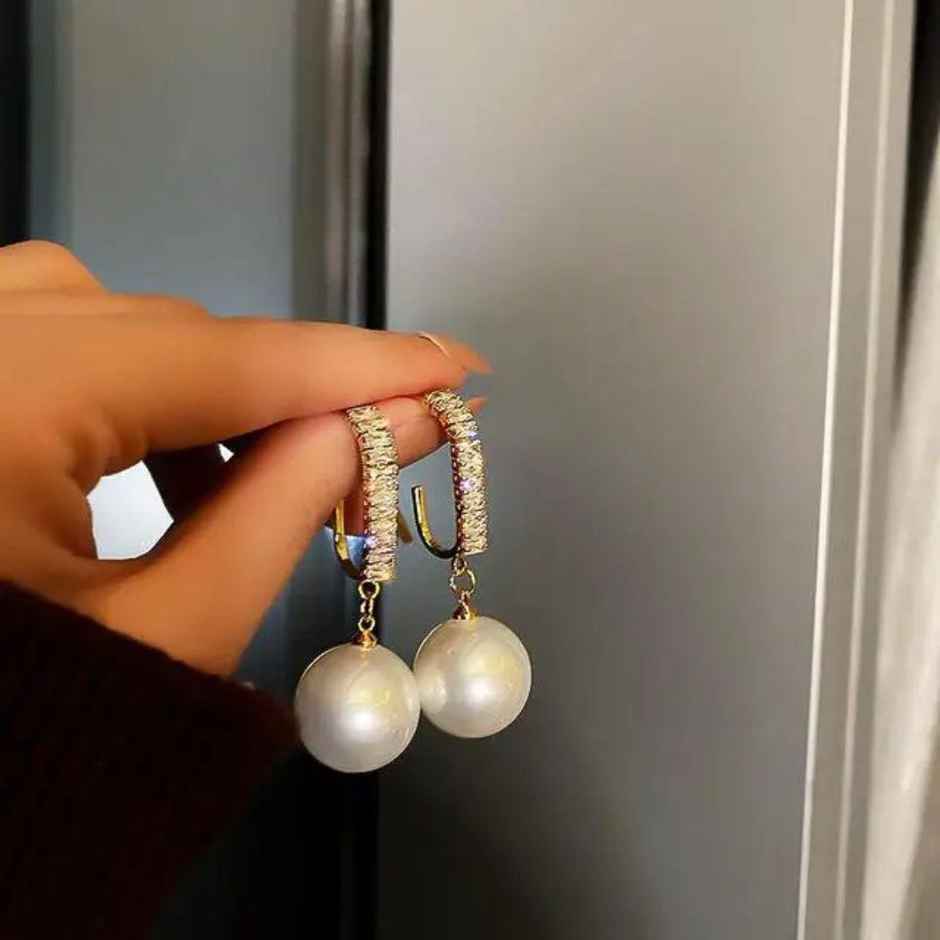 Estailo Fashion Pearlfect Drop Earrings | E0001344 | Off White
