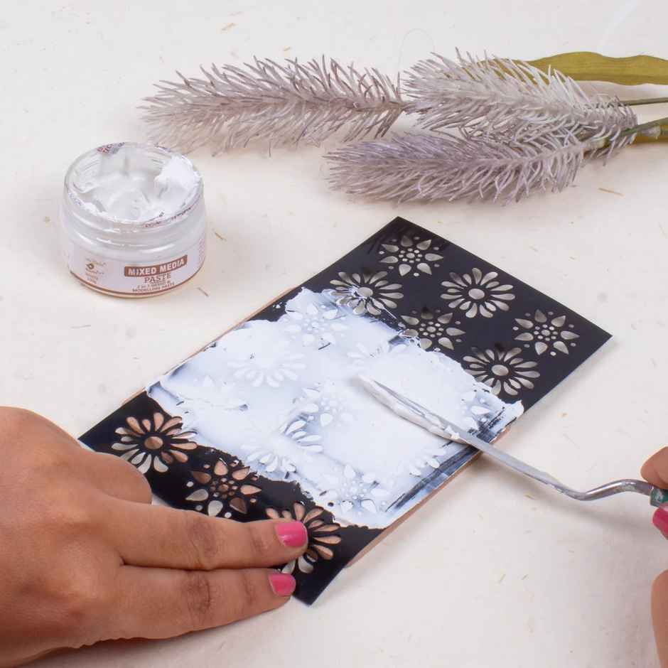 Itsy Bitsy 2 in 1 Gesso Modelling Paste White 100 gms Bottle Lb