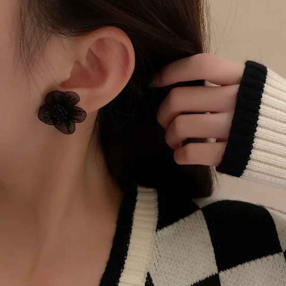 Estailo Fashion As Fresh As Daisy Earring | E0001125 | Black