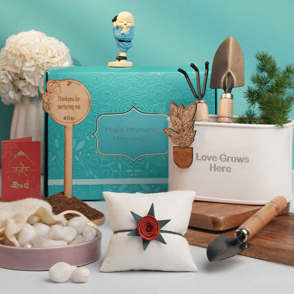 FNP Garden Lover Rakhi Gift Hamper