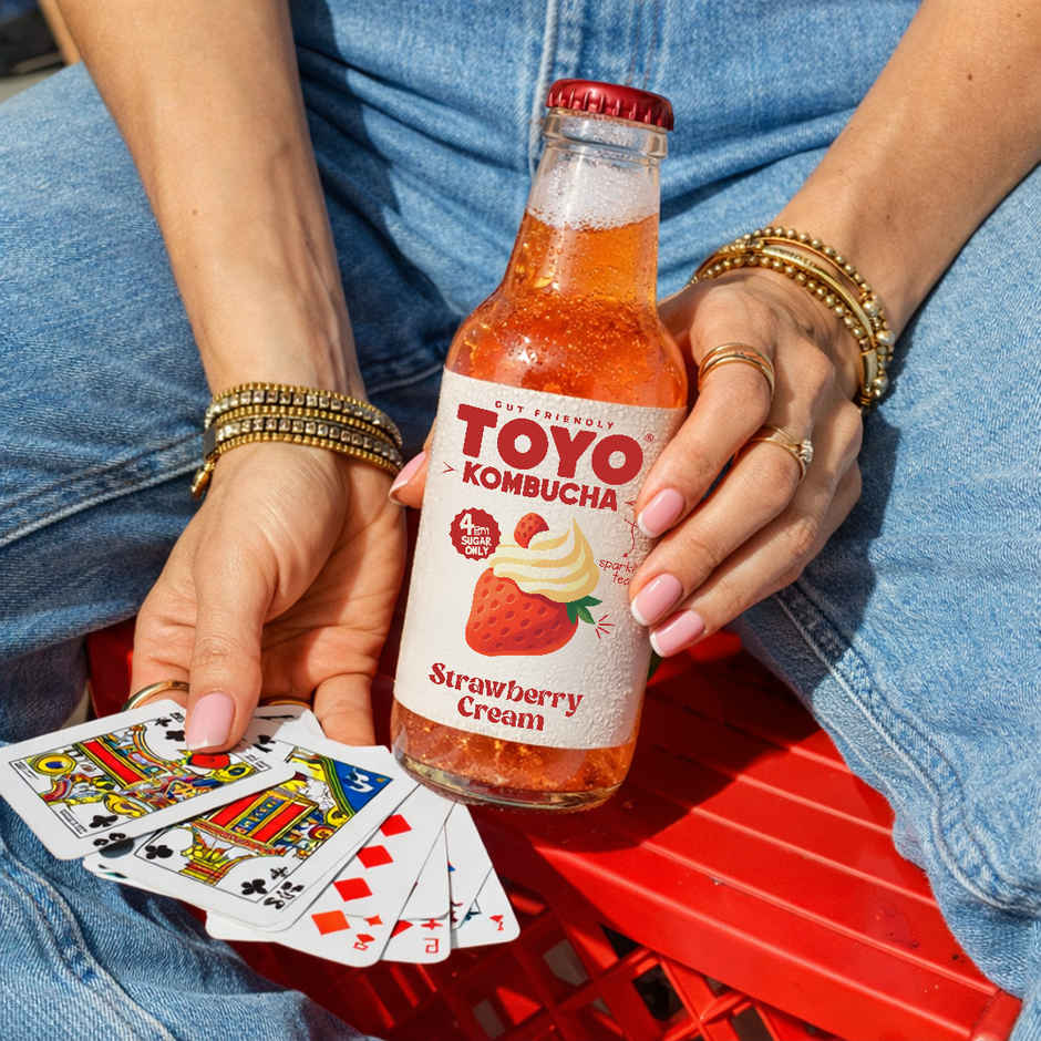 Toyo Kombucha Low Sugar Strawberry Cream