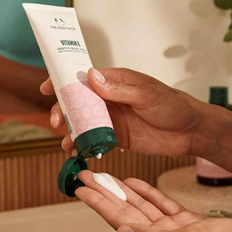 The Body Shop Vitamin E Gentle Face Wash