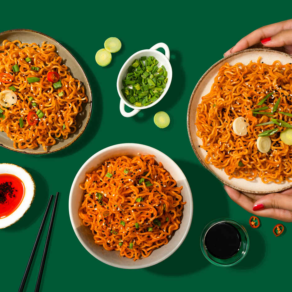 Masterchow K-Chow Korean Veg Instant Noodles(92gms) & Coca-Cola Soft Drink Can(300ml) Combo