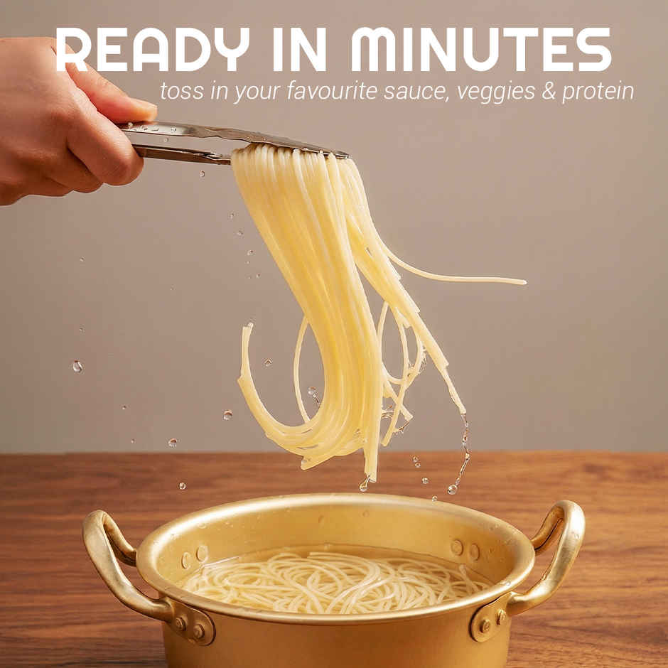 Moi Soi Veg Hakka Noodles