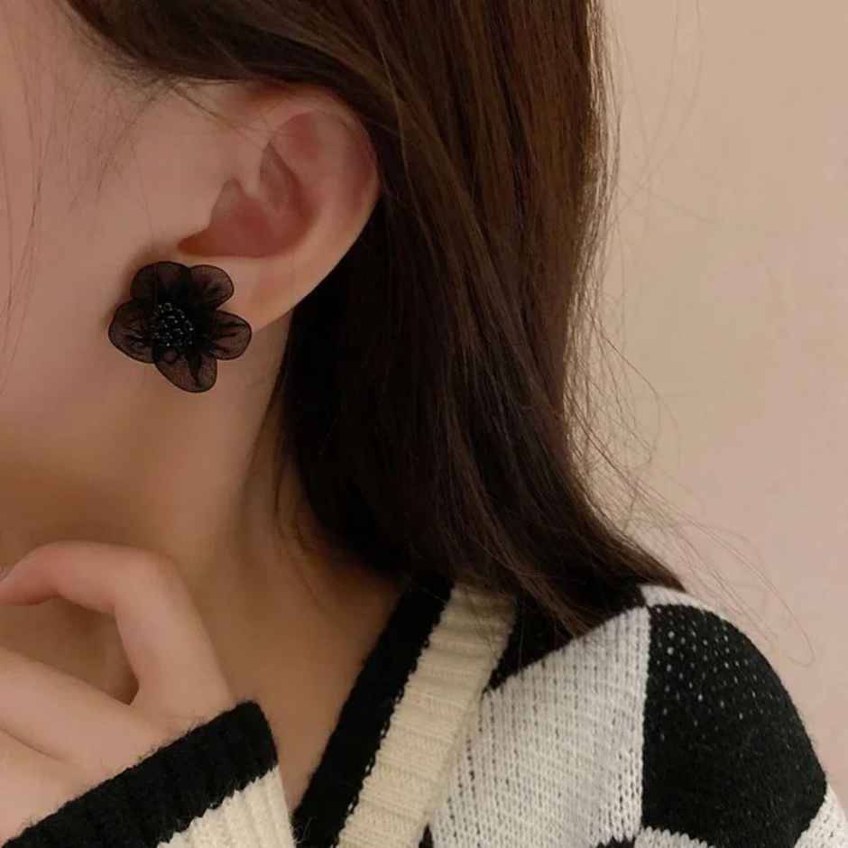 Estailo Fashion As Fresh As Daisy Earring | E0001125 | Black