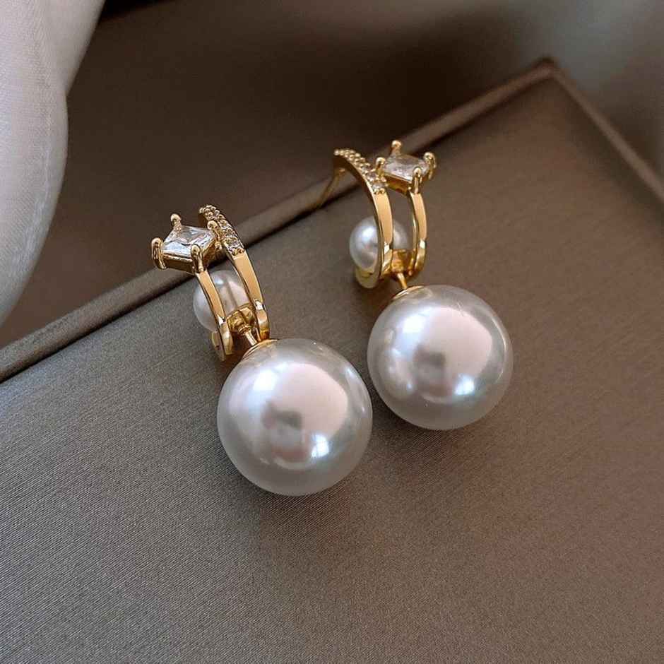 Estailo Fashion A Pearl Of Wisdom Earrings | E0001180 | Off White