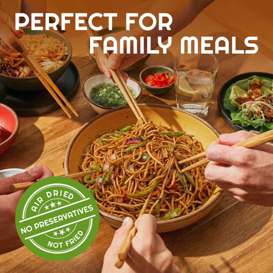 Knorr Dark Soya Sauce (360g) & Moi Soi Veg Hakka Noodles (500g) Combo