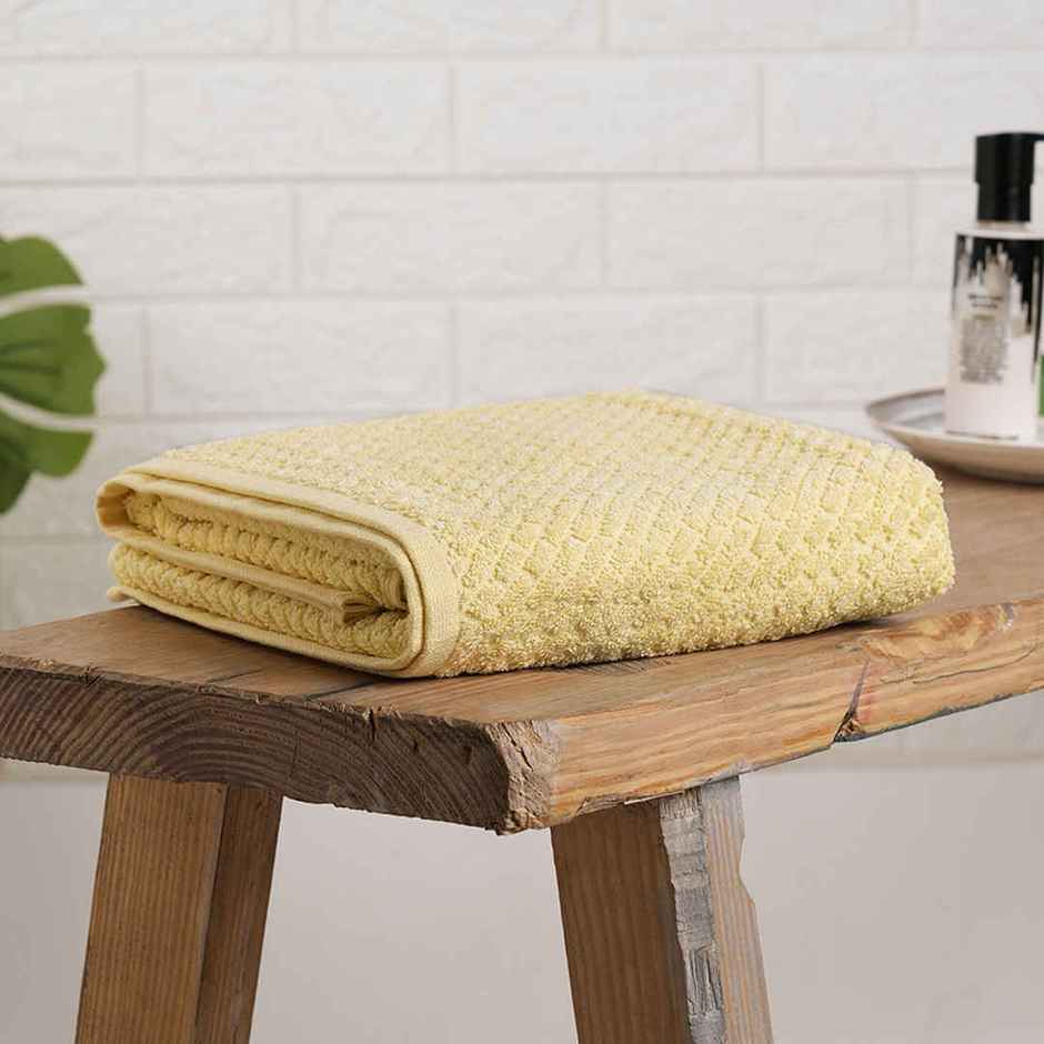 Spaces 100% Cotton High Absorbent Light Yellow Bath Towel For Men And Women