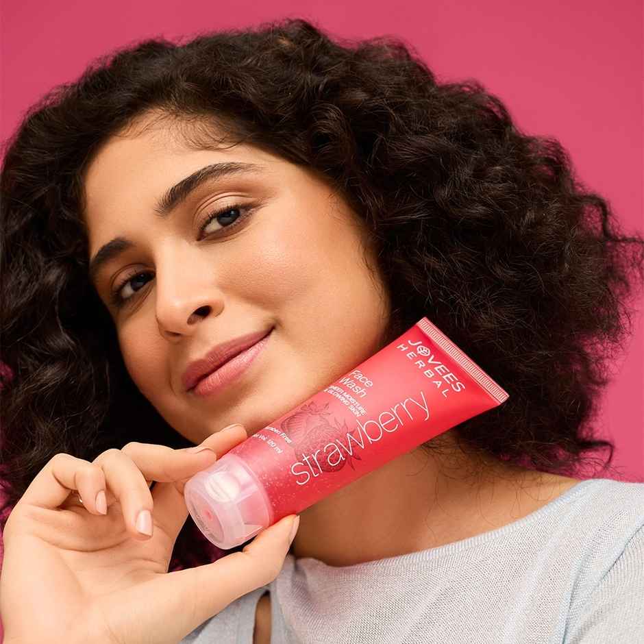 Jovees Herbal Strawberry Face Wash | Normal To Dry Skin | Hydrating