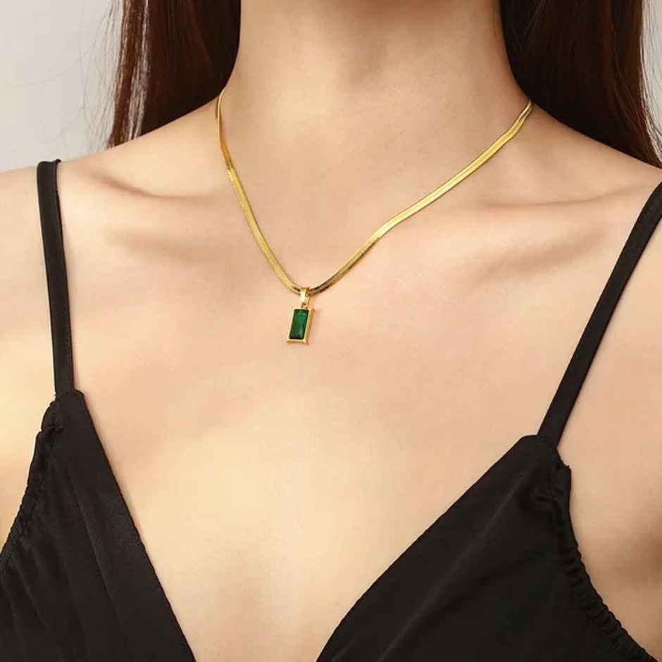 Estailo Fashion Blind Date Statement Necklace | N0000285 | Gold