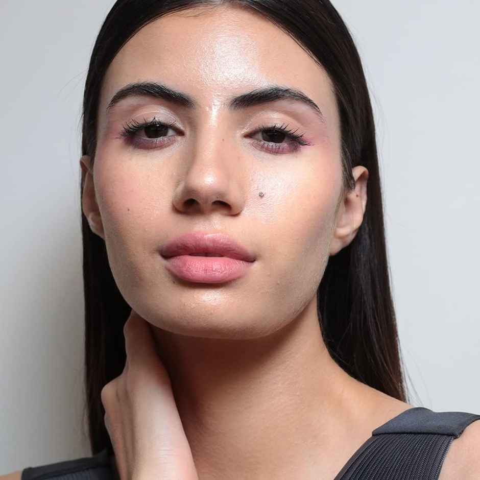 Lotus Make-Up Proedit Silk Touch Glow Strobe Moisturizer Cream Gold Vitamin E Dewy Finish