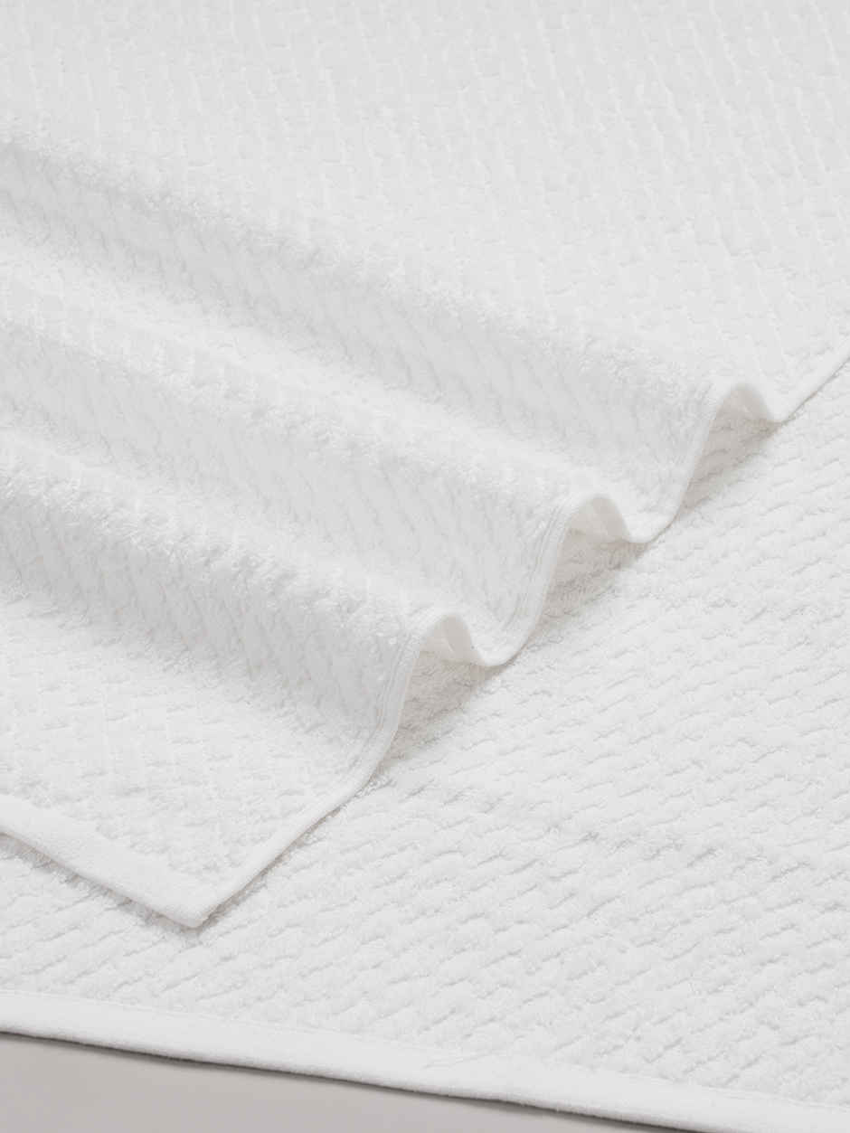 Spaces 100% Cotton High Absorbent White Bath Towel For Men And Women