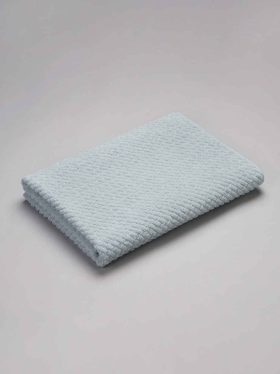 Spaces 100% Cotton High Absorbent Light Blue Bath Towel For Men And Women