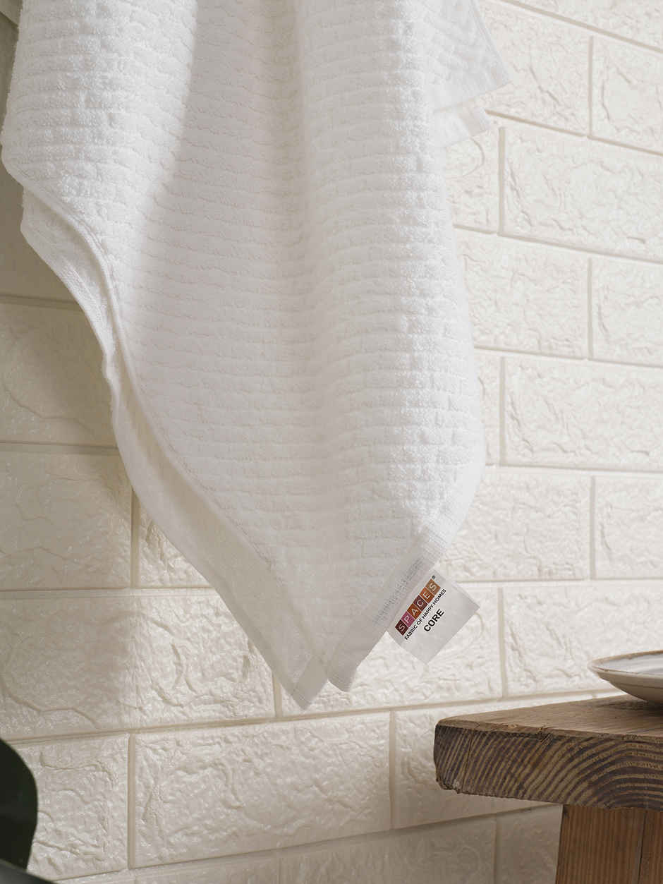 Spaces 100% Cotton High Absorbent White Bath Towel For Men And Women