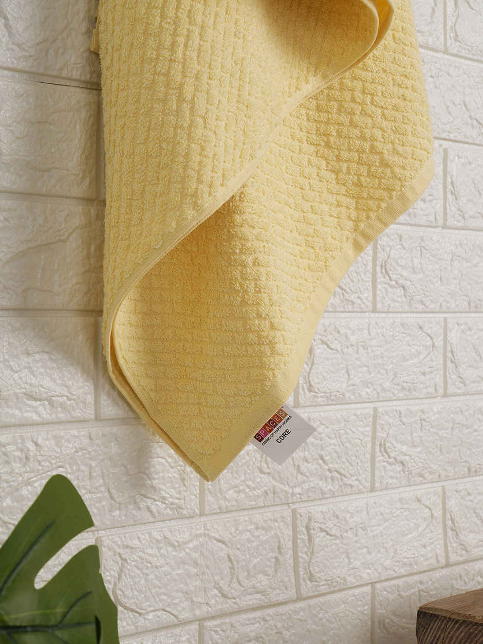 Spaces 100% Cotton High Absorbent Light Yellow Bath Towel For Men And Women