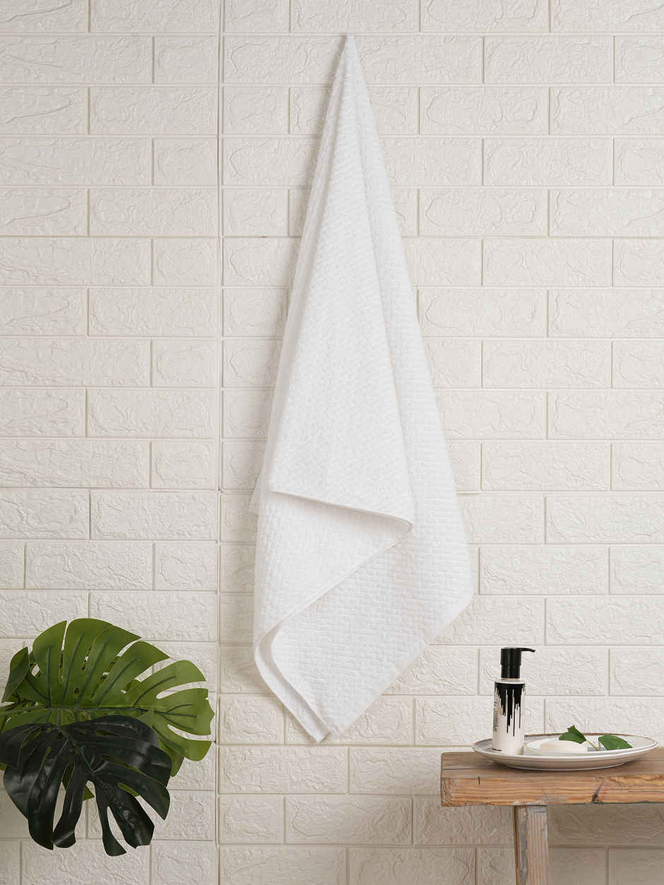Spaces 100% Cotton High Absorbent White Bath Towel For Men And Women