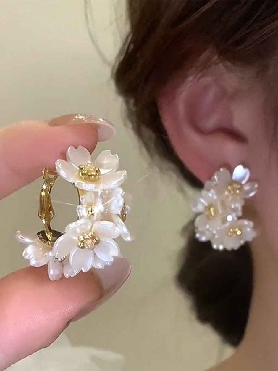 Youbella Celebrity Inspired Stylish Pearl Earings Earrings For Women And Girls (Gold) (Ybear - 33388A)