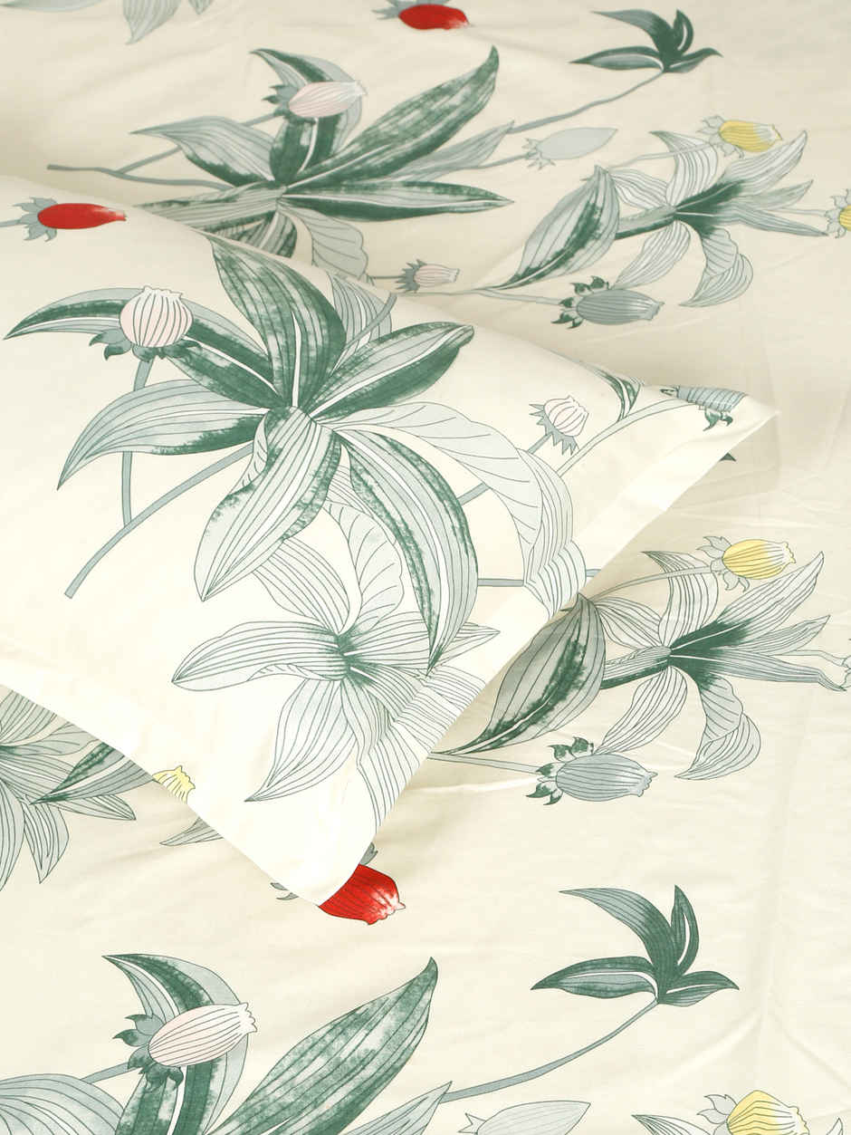 Status Imperial Corner Fitted Bedsheet | Illustrated Berry & Leaf | 198 x 182 cm