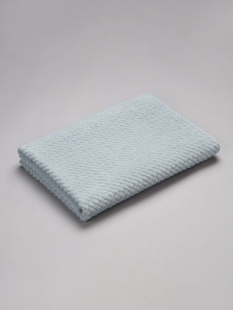 Spaces 100% Cotton High Absorbent Light Blue Bath Towel For Men And Women