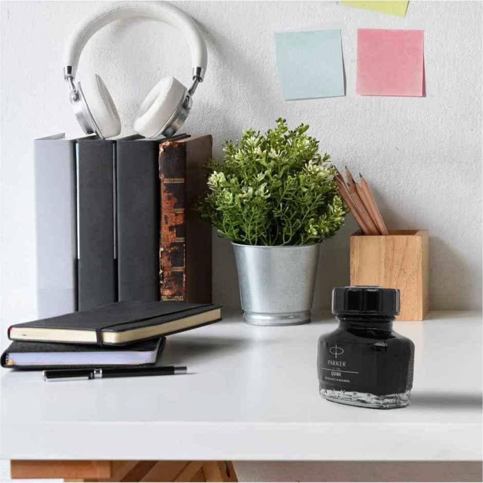 Parker Quink Ink Bottle | Black Ink - 30ml | Quick-Drying | Suitable for All Parker Fountain Pens