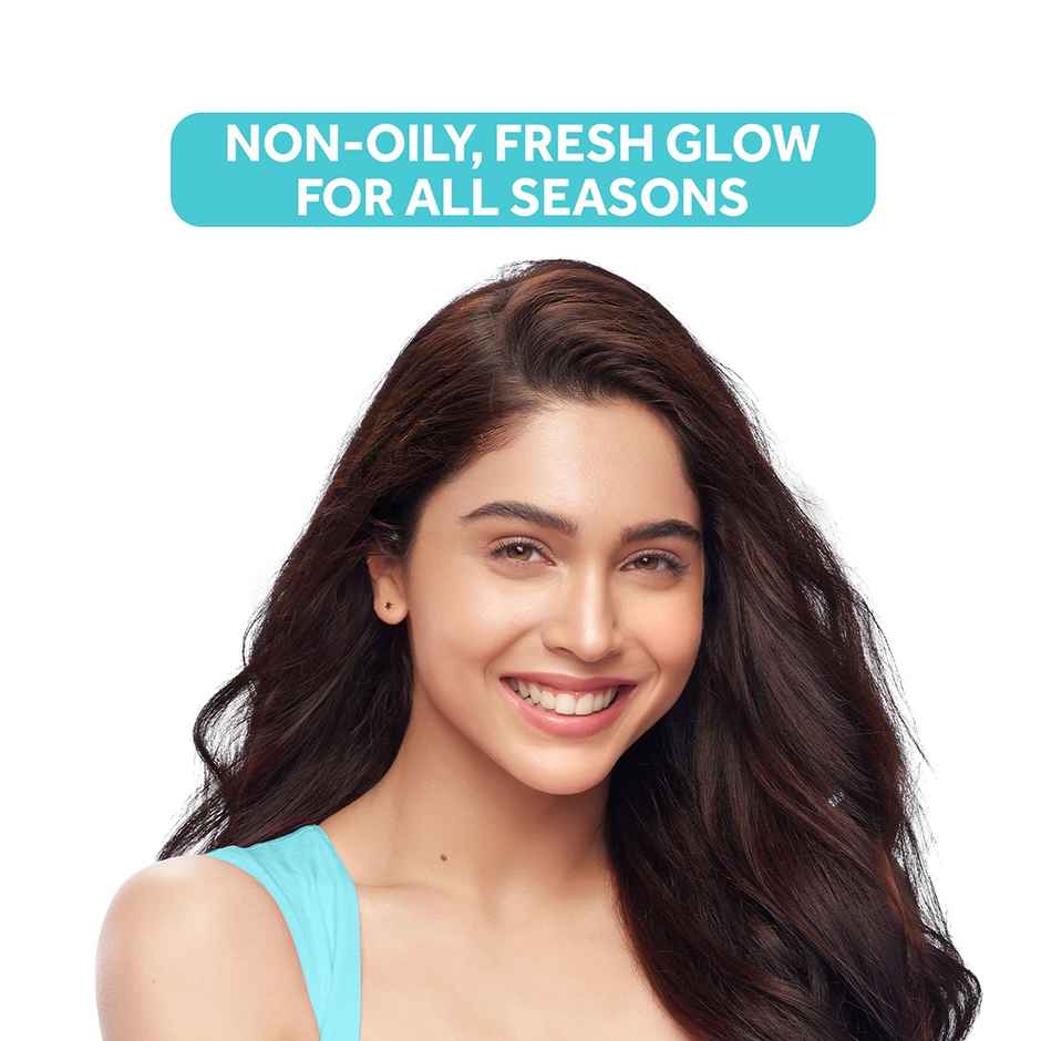 Pond's  Light Moisturiser With Cera-Hyamino For 5X Dryness Repair For Soft, Smooth Skin, 300Ml