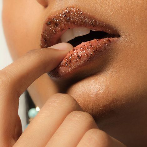 mCaffeine Coffee Lip Scrub | Exfoliates & Reduces Pigmentation