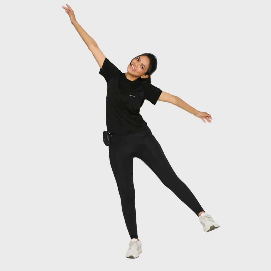 Terractive Women's Seamless Performance Tee | Black/Blue - L