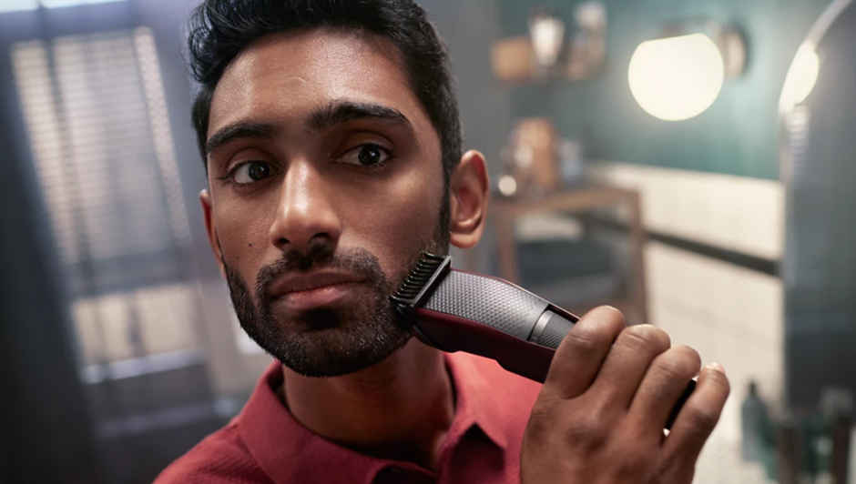 Philips Skin Friendly Beard Trimmer for Men with Lift & Trim Technology|10 Length Setting|BT3301/30