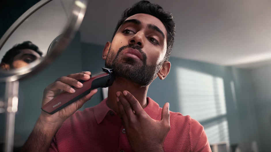 Philips Skin Friendly Beard Trimmer for Men with Lift & Trim Technology|10 Length Setting|BT3301/30