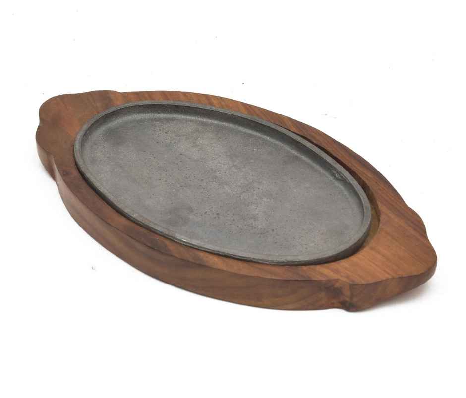 Sanjeev Kapoor by Oggn Wooden Base Cast Iron Sizzler Plate 13x7x1.5