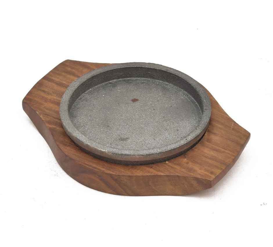 Sanjeev Kapoor by Oggn Wooden Base Cast Iron Sizzler Plate 9x7x1.5
