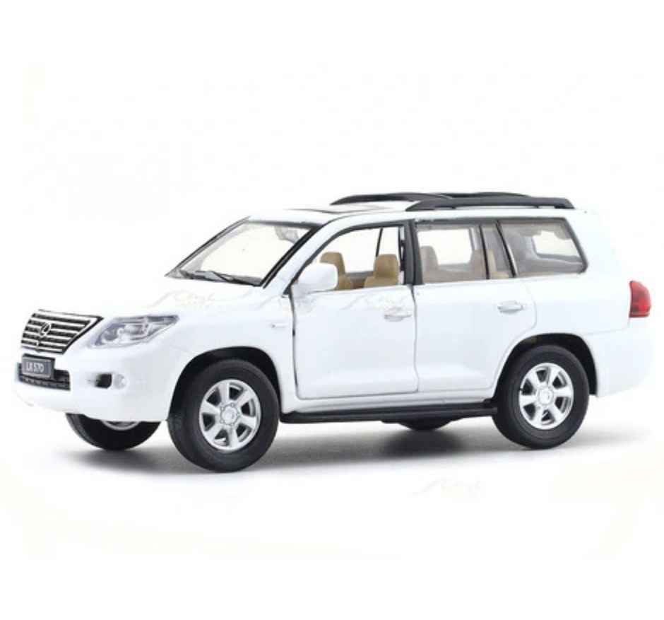 MSZ Licensed 1:32 Lexus LX570 White Die-cast Vehicle
