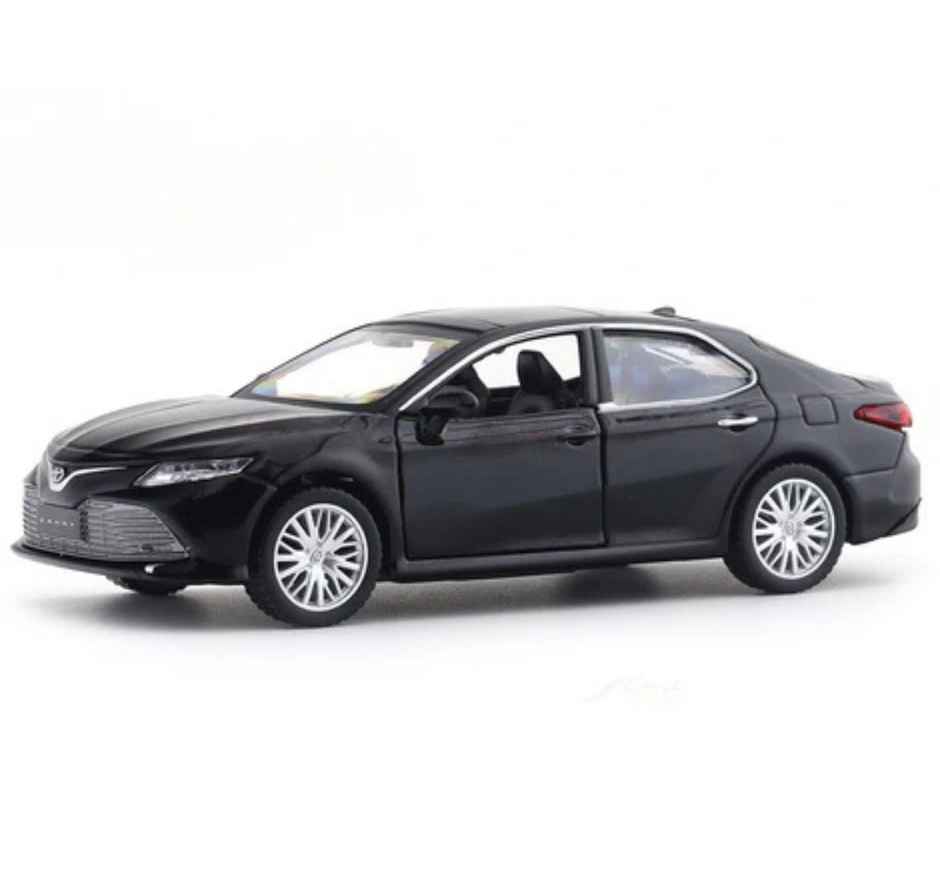 MSZ Licensed 1:32 Toyota Camry Die-cast Vehicle
