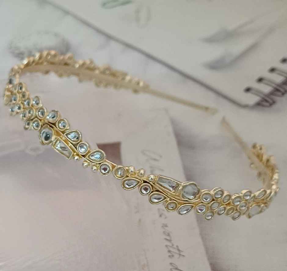 Hairband Stone And Moti Gold