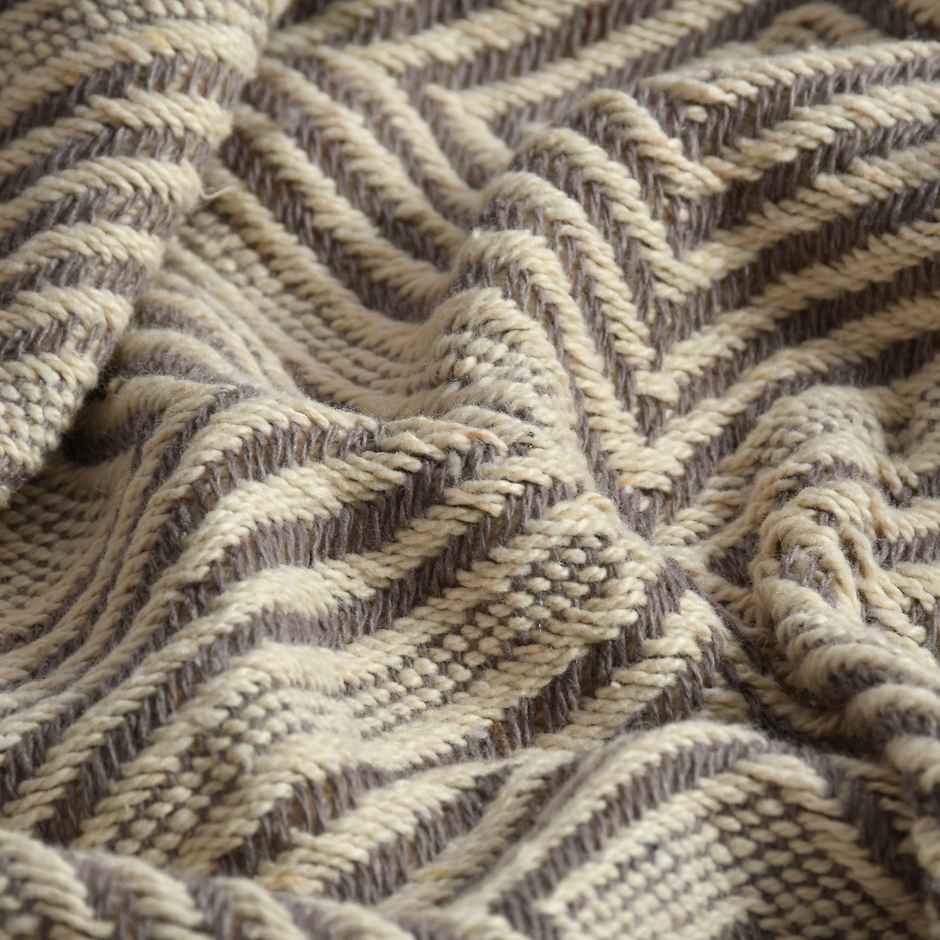 Sashaa World Diamond Weave Comfort Throw