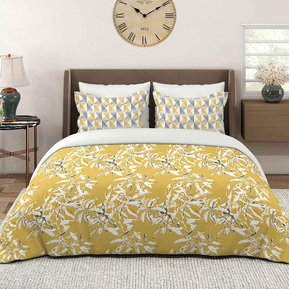 Layers Illumanating Homes 100% Cotton 150 TC Yellow Double Bedsheet with 2 Pillow Covers