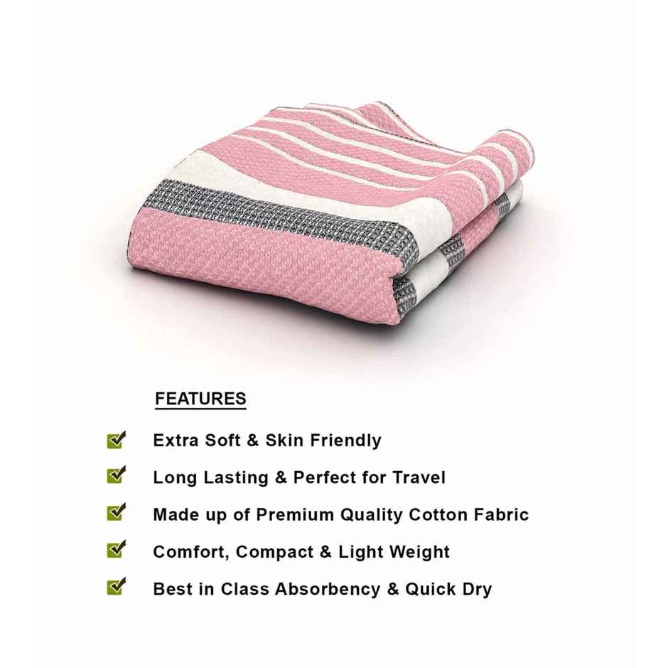 Casacraft by Pepperfry Pink Patterned 210 GSM Cotton Bath Towel