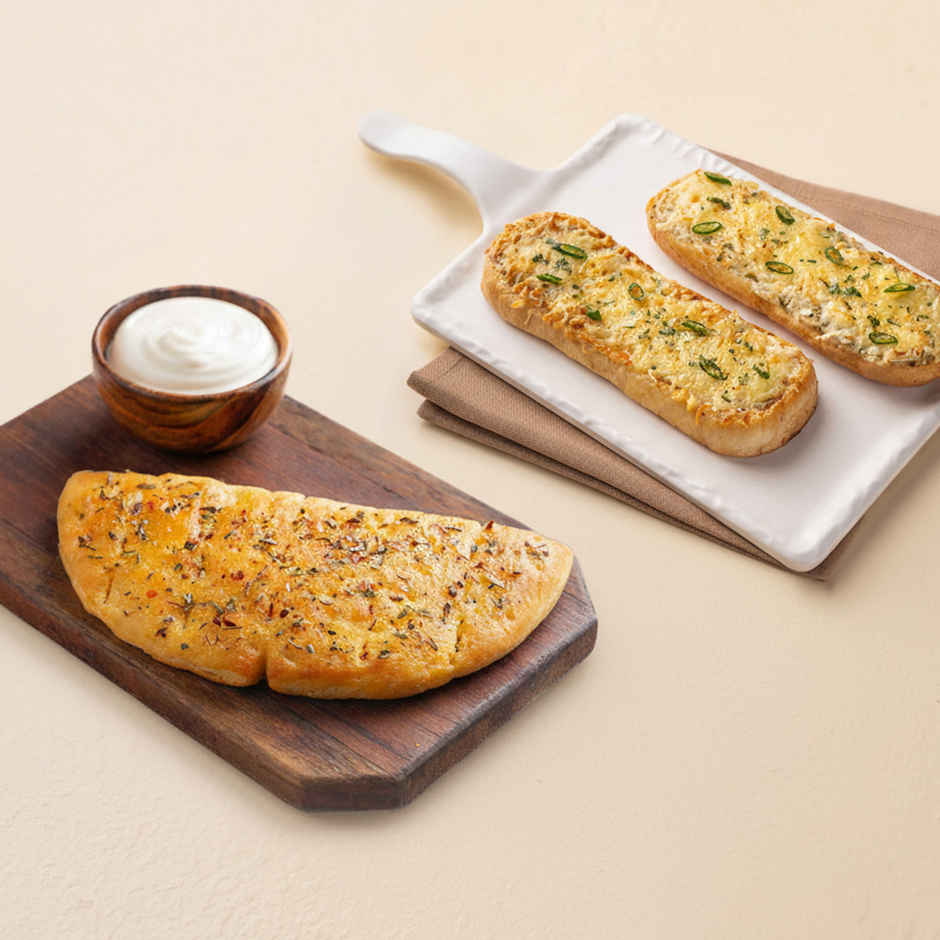 Garlic Bread with Cheese Dip + Chili Cheese Toast