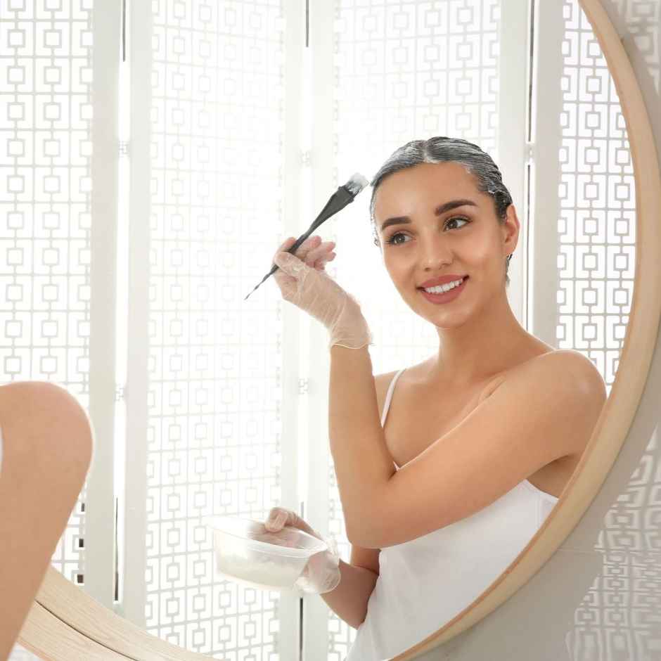 BBlunt 5 Minute Shampoo Hair Colour For 100% Grey Coverage - Chocolate Dark Brown