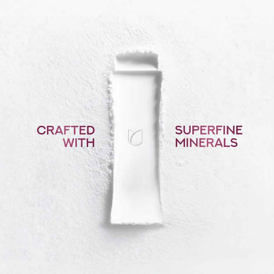 Pond's  Dreamflower Perfumed Powder with Vitamin B3, Pink Lily