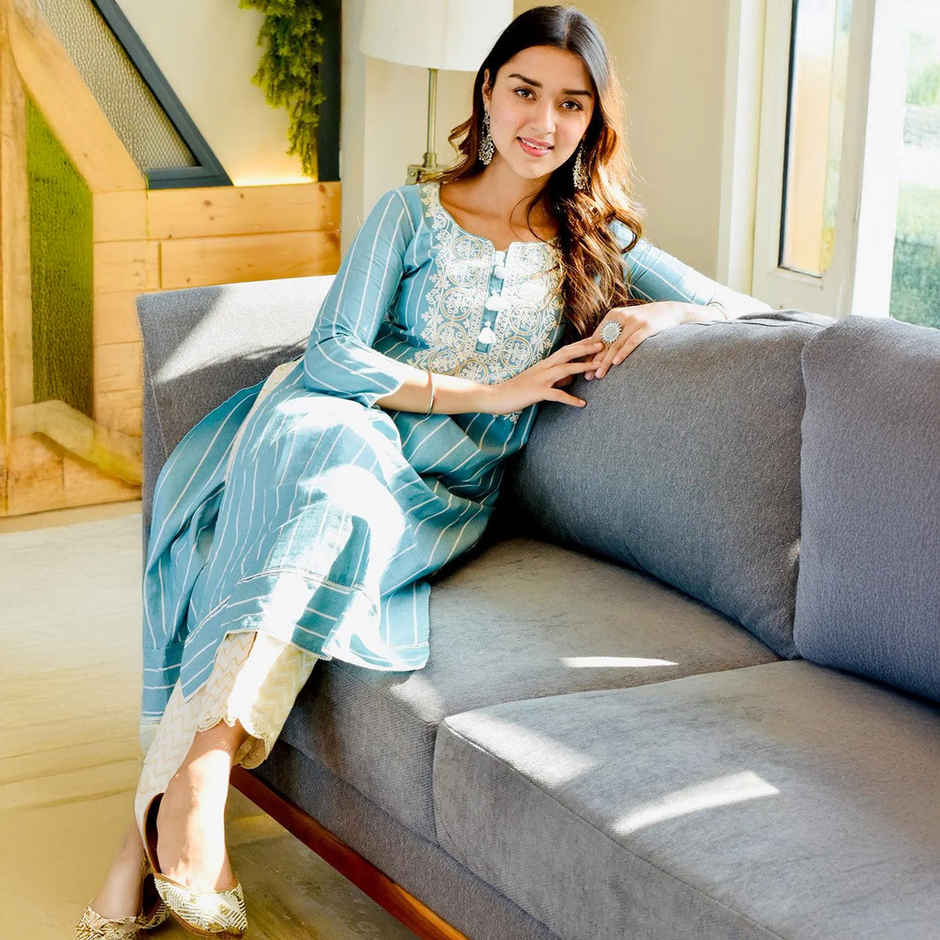 Libas Women Blue Cotton Embroidered Yoke Straight Kurta - 23637Os