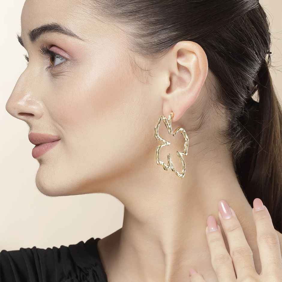 Karatcart Women's Hoop Earrings Gold One Size | 33038934