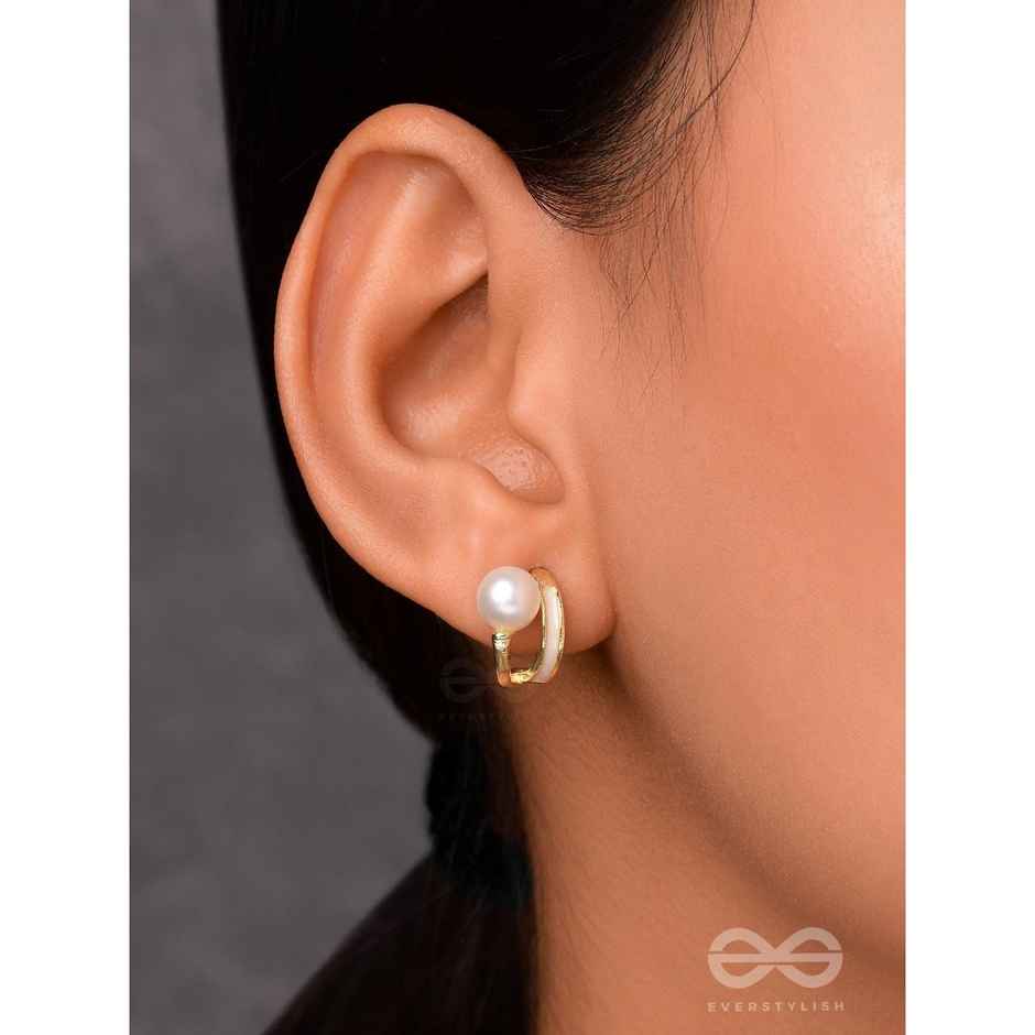Everstylish Moonlit Pearl- Enamelled Stud Earrings | White