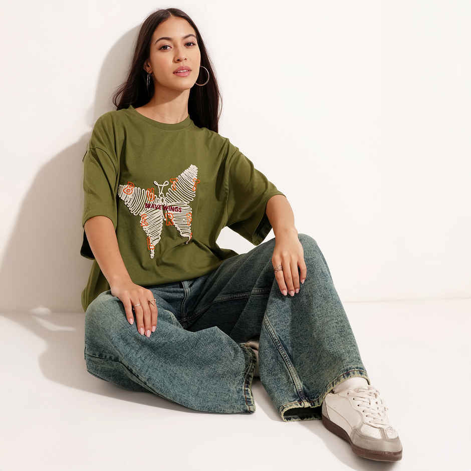 Tokyo Talkies Women's Chest Embroidered T-shirt | Olive - XL