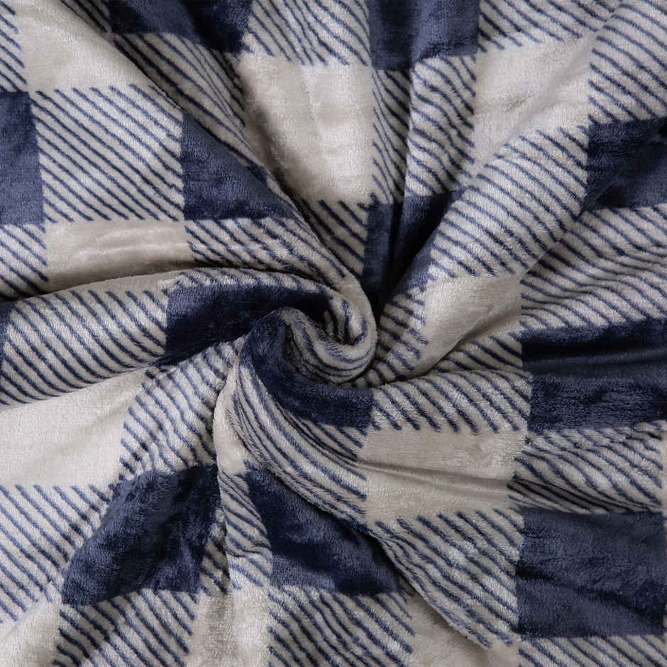 Home Elegance by myTrident Double AC Blanket | Mild Weather Flannel Checkers
